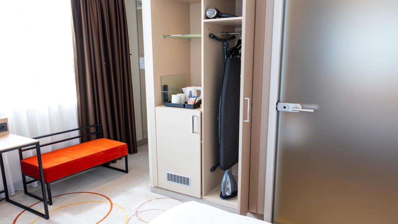 Holiday Inn Amsterdam - Arena Towers By Ihg Exterior photo